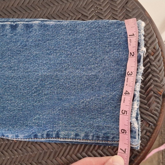 Levis 501 Distressed Style Regular Fit Jeans Women Waist Size 27 Length 28 - Picture 7 of 7